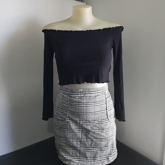 Aus L H&M Divided Black Ribbed Off Shoulder Long Sleeve Crop Top - Picture 6 of 16